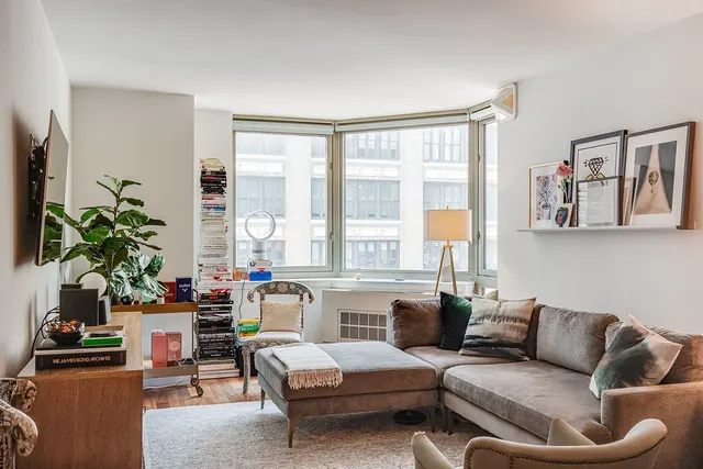 121 East 23rd Street