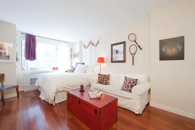 121 East 23rd Street
