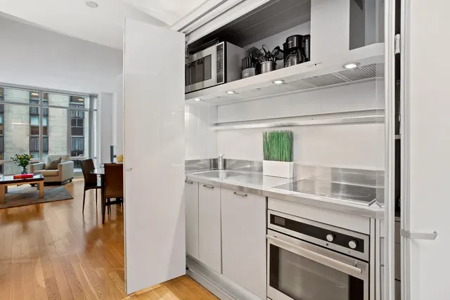 18 West 48th Street