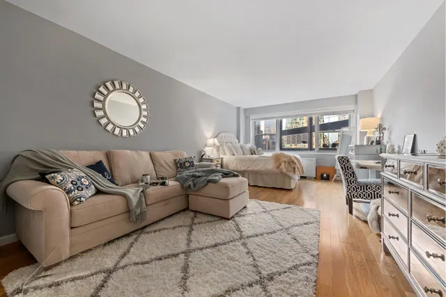 211 East 53rd Street