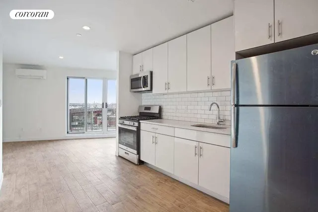 10-44 Jackson Avenue