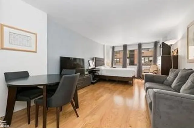 211 East 53rd Street