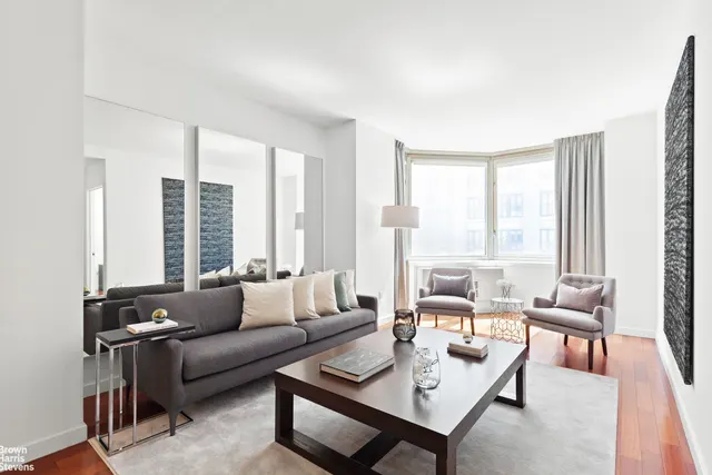 121 East 23rd Street