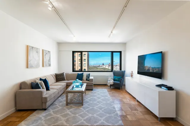 58 West 58th Street