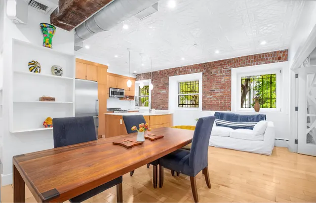 520 Laguardia Place