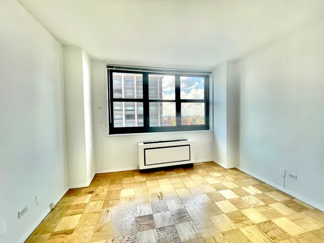 200 East 72nd Street