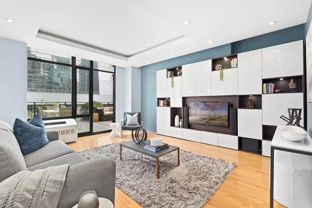 148 East 24th Street