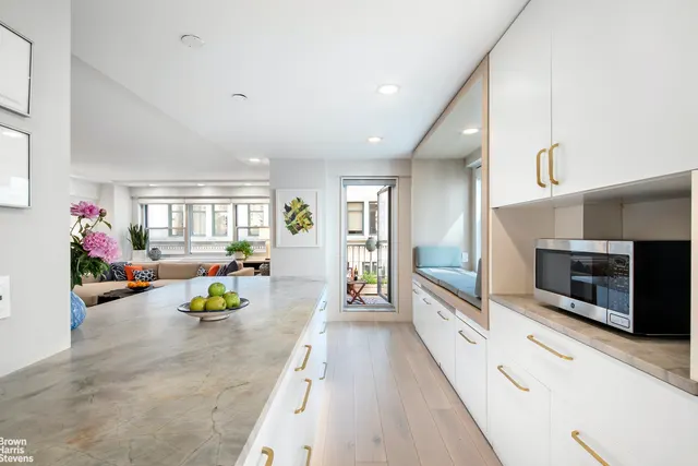 70 E 10th Street