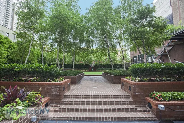 515 East 72nd Street