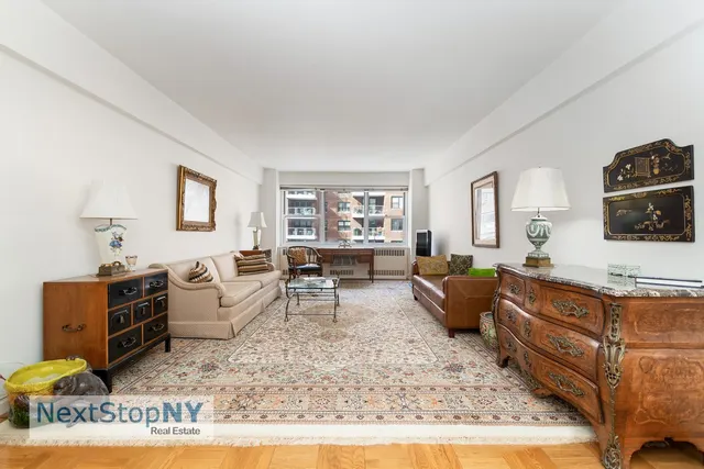 45 Sutton Place South