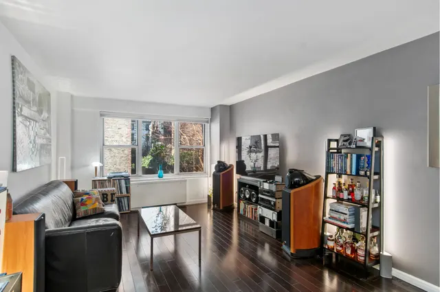 33 Greenwich Avenue