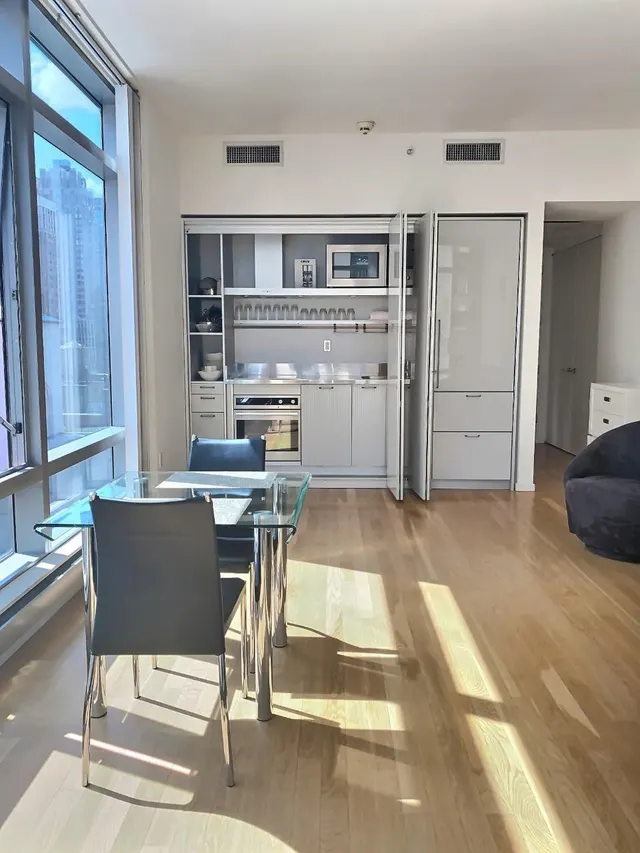 18 West 48th Street