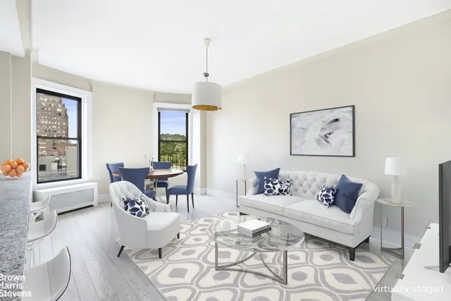 418 Central Park West