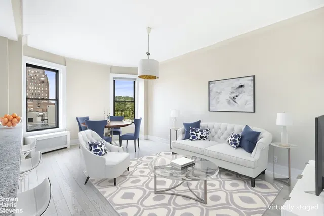 418 Central Park West