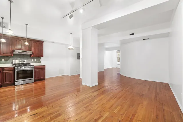 176 Broadway