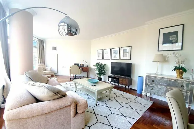 250 East 54th Street