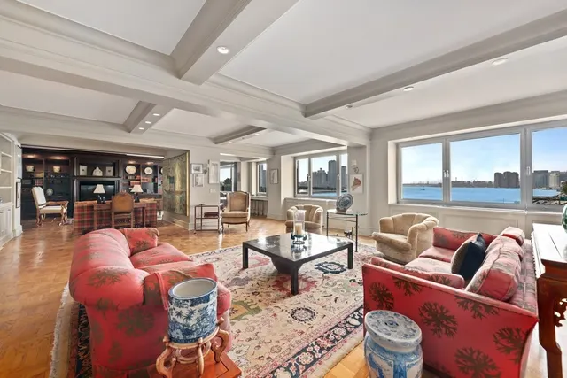 45 Sutton Place South