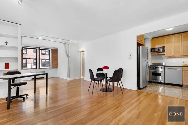 60 East 9th Street