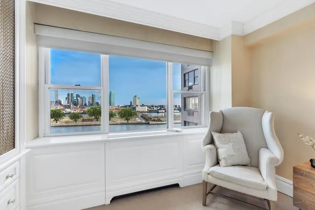45 Sutton Place South
