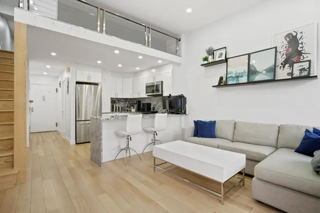 35 East 10th Street