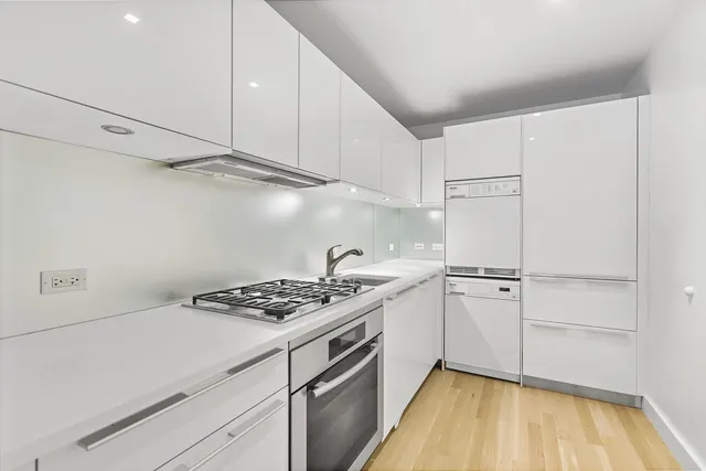 5 East 44th Street