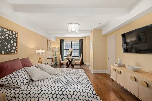 200 East 16th Street