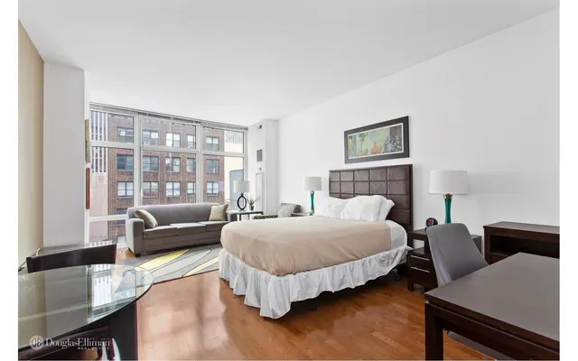 1600 Broadway