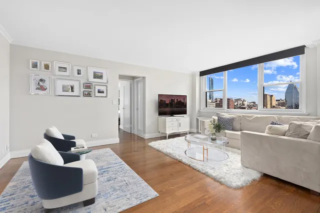 77 Seventh Avenue