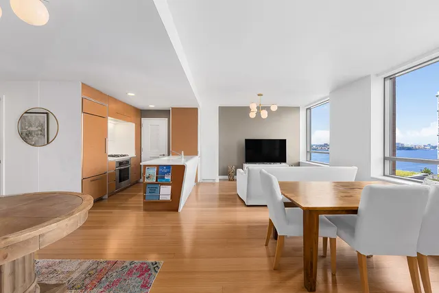 2 River Terrace