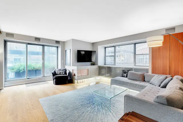 211 East 53rd Street