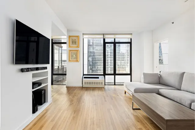 148 East 24th Street