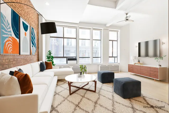39 E 12TH Street