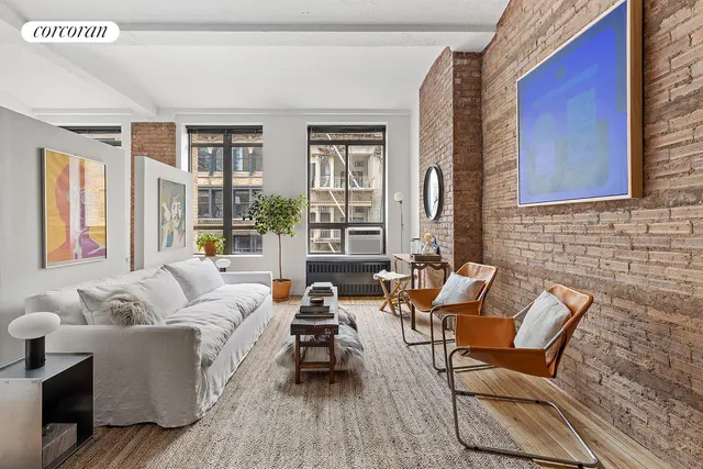 39 E 12TH Street