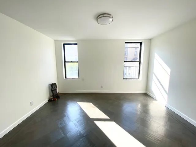 2647 Broadway