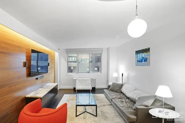 308 East 38th Street