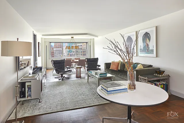 70 E 10th Street