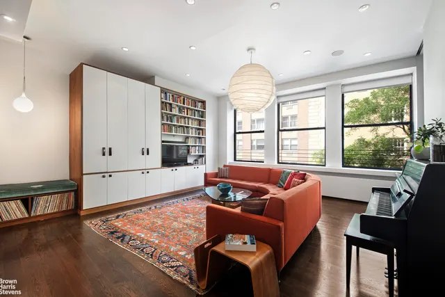 10 Bleecker Street