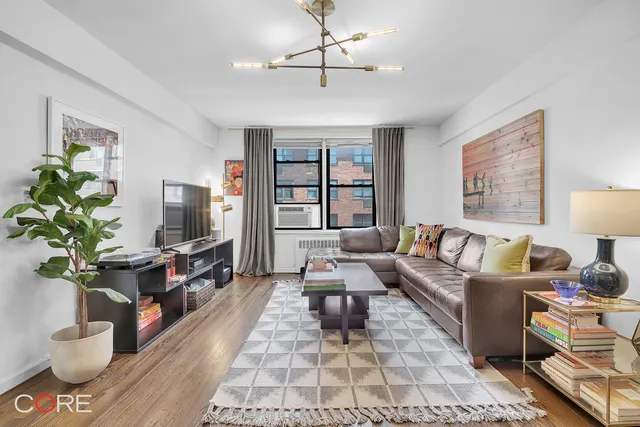 60 East 9th Street