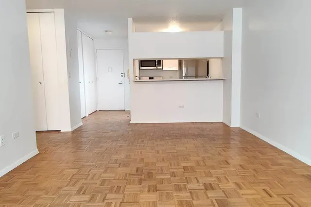 2 South End Avenue
