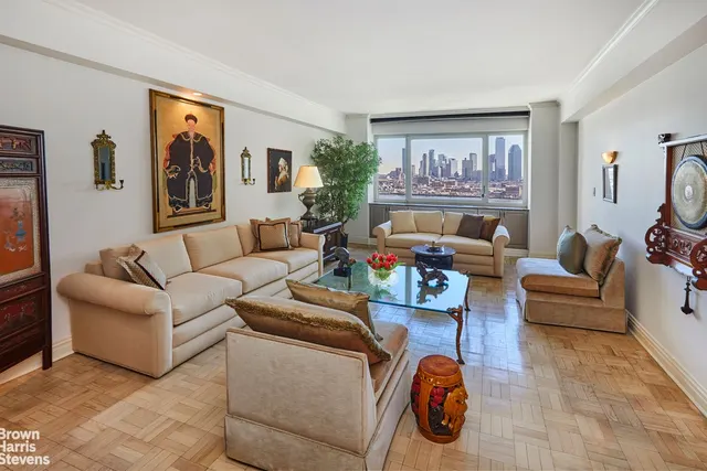 45 Sutton Place South