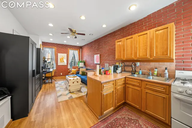 140 West Tenth Street