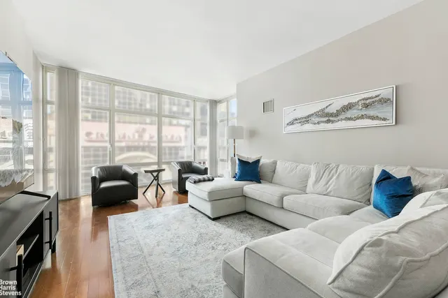 1600 Broadway