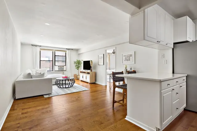 60 East 9th Street