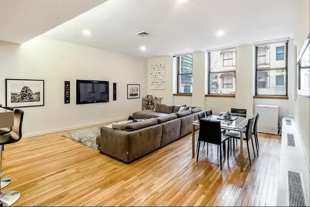 176 Broadway