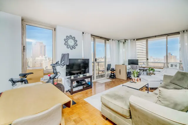 200 East 89th Street