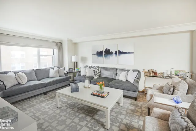 196 East 75th Street
