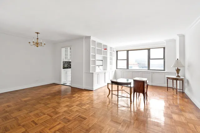 196 East 75th Street