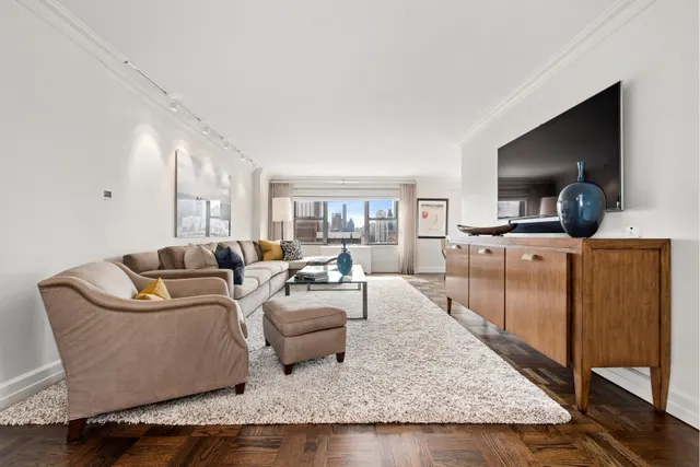 360 East 72nd Street