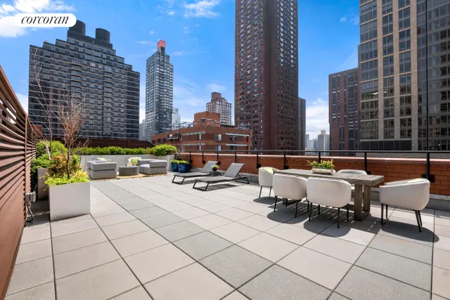 200 East 94th Street