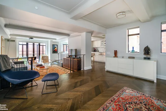 130 W 12TH Street
